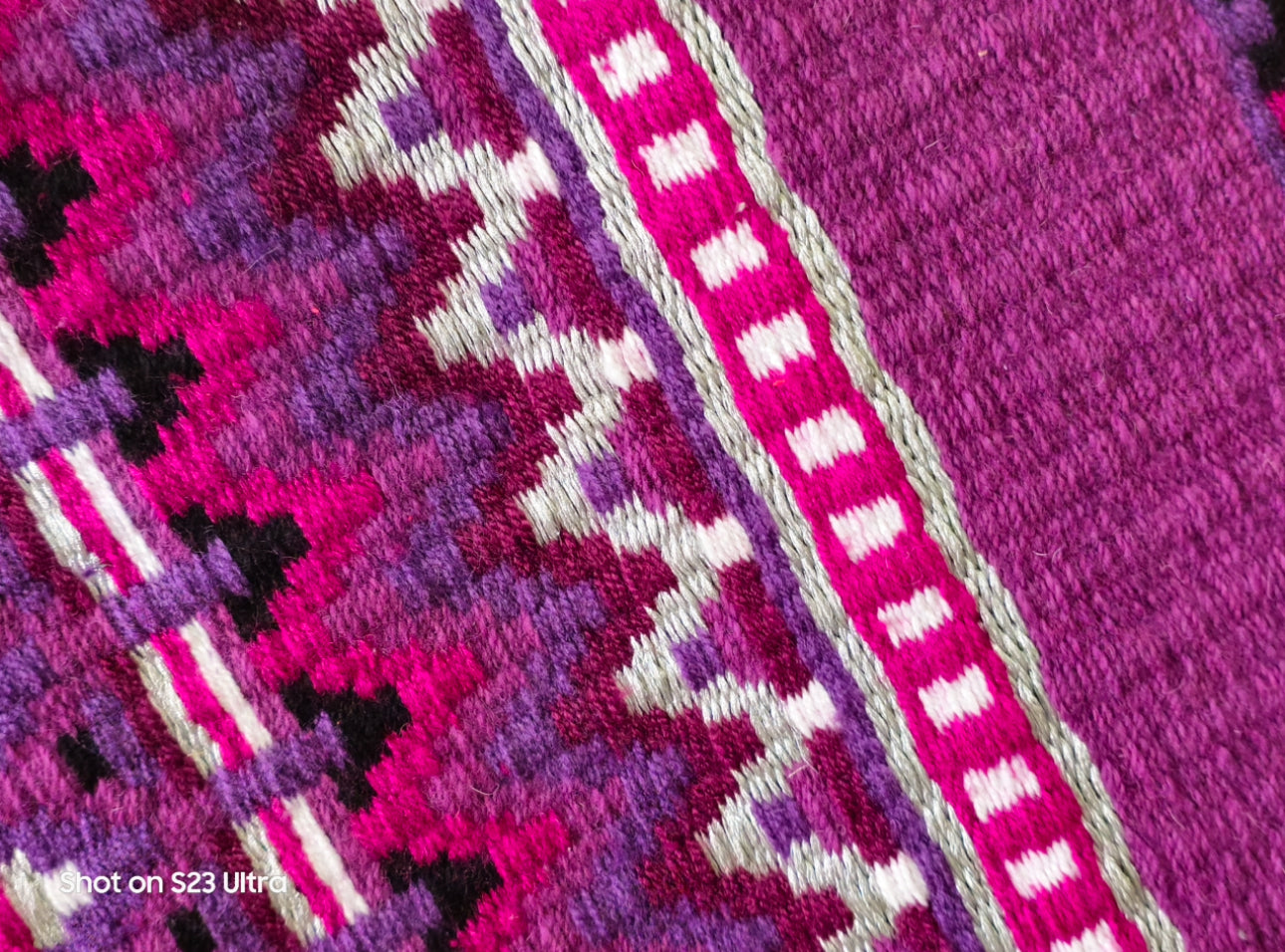 Vibrant purple with pink colour showpad