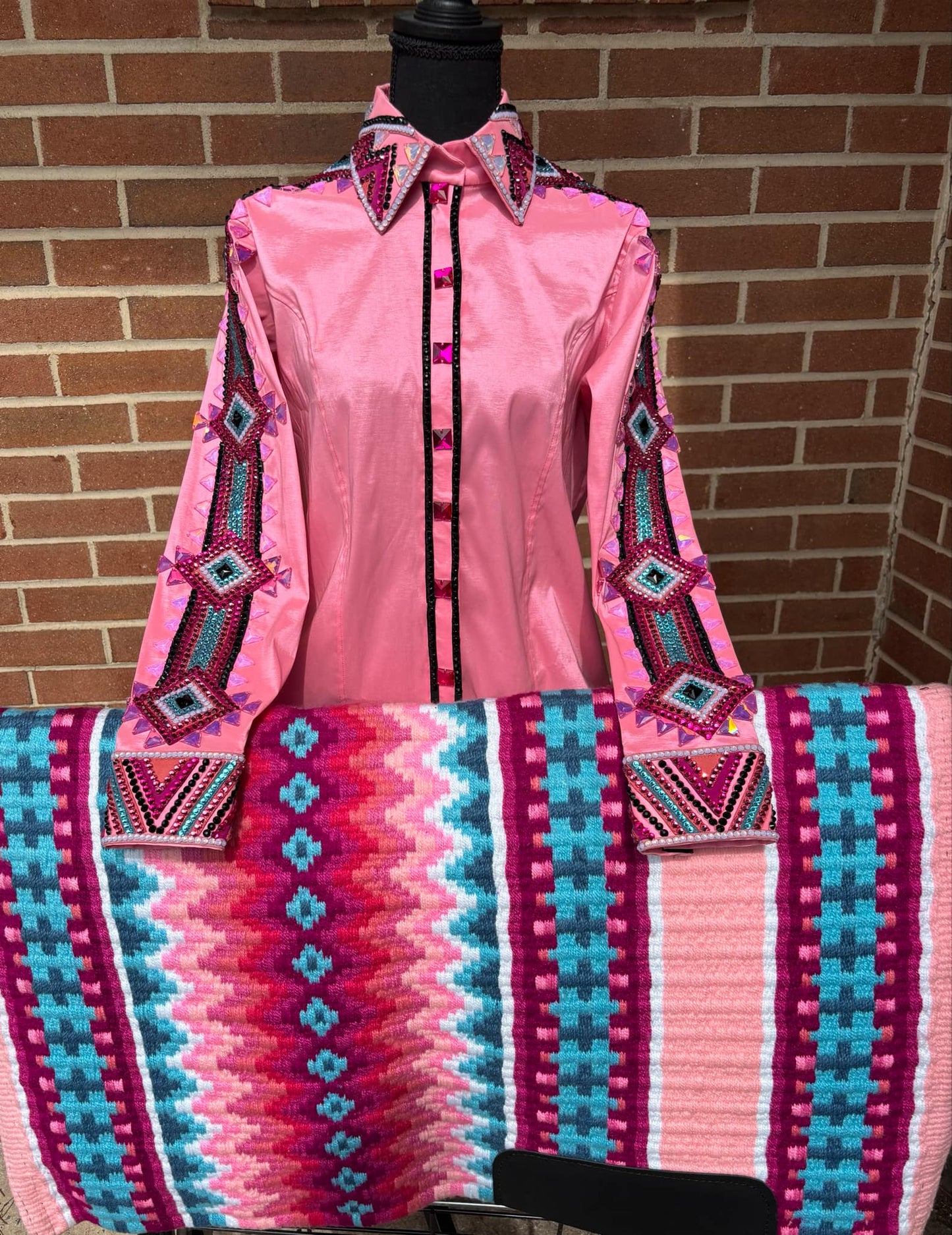 Beautiful full sleeve cuff and collar taffeta day shirt with matching showpad