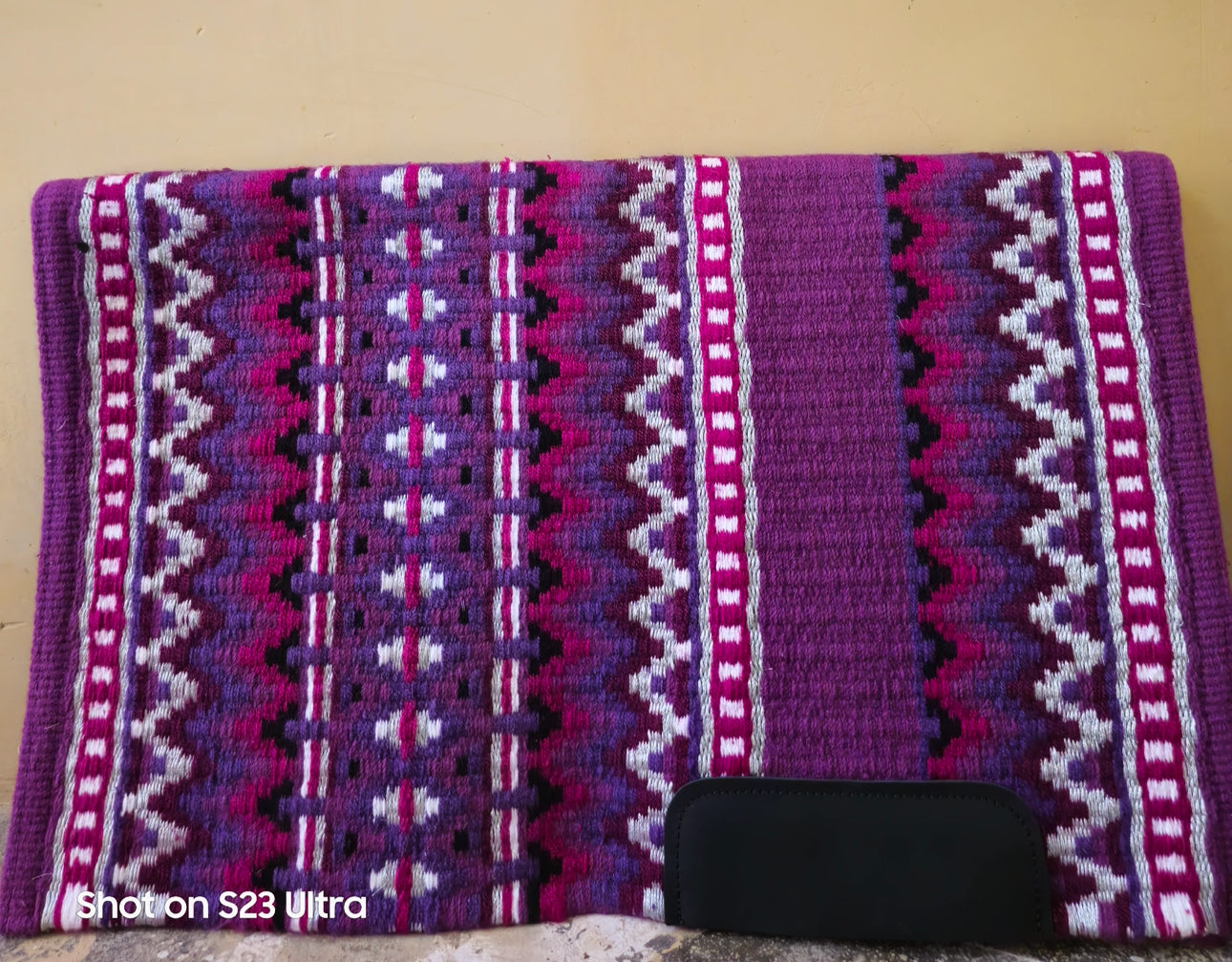 Vibrant purple with pink colour showpad